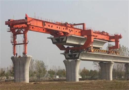 雙懸臂架橋機(jī)的工作原理是什么？它是如何實(shí)現(xiàn)起重和搬運(yùn)任務(wù)的？